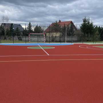 Park Glinianki w Radomsku z kolejną atrakcją. Oficjalnie oddano do użytku boiska sportowe