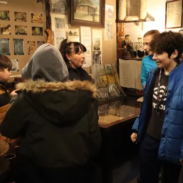 Wybrali się w podróż za jeden uśmiech...