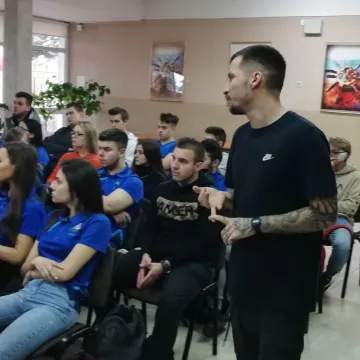 Program profilaktyczny w „Mechaniku”: Nie Bądź Dzbanem Drogowym