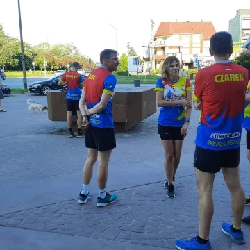 Biegacze z RUNdomsko uczcili sukces Beaty Janik