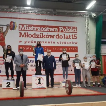 Sukcesy zawodniczek UMLKS-u na zawodach w Nowym Tomyślu