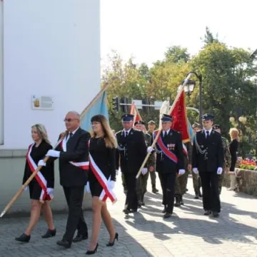 Odsłonięcie tablicy poświęconej żołnierzom KWP