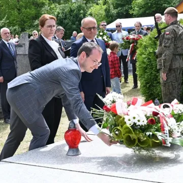 W Bąkowej Górze upamiętniono zamordowanych żołnierzy KWP