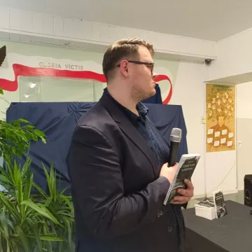 Marcin Wodo promował książkę „Ciemne plamy w Radomsku”