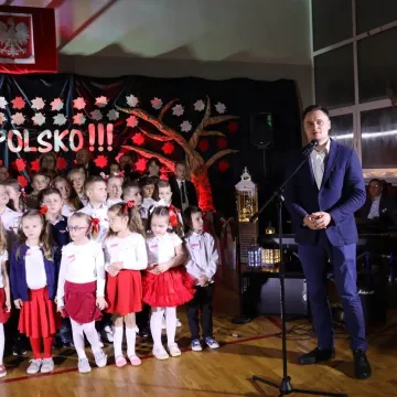 Koncert „Tobie Polsko” w PSP nr 8 w Radomsku