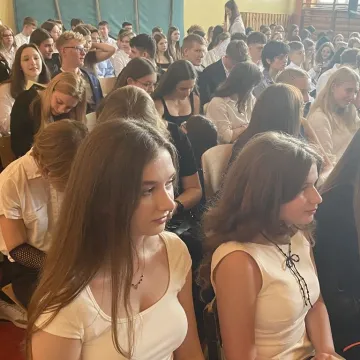 Pierwsze Liceum zakończyło rok z dumą – ponad 100 wyróżnionych uczniów i kolejne inwestycje