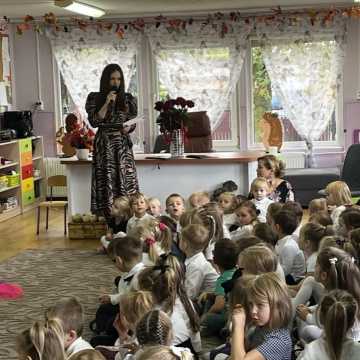 Nauka rośnie. Przedszkolaki świętują Dzień Edukacji Narodowej