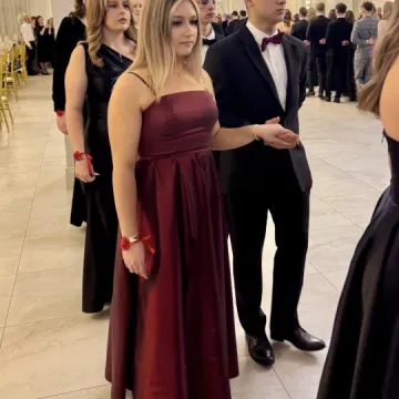 Odliczanie do matury rozpoczęło się eleganckim balem w LO Przedborzu