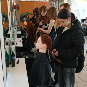 Logistyka, fryzjerstwo, gastronomia. ZSDiOŚ zaprezentował ofertę