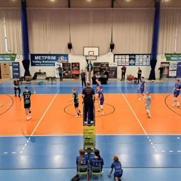 METPRIM Volley Radomsko wciąż w grze o II ligę siatkówki