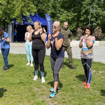 Żołnierze uczą w Radomsku kobiety podstaw samoobrony