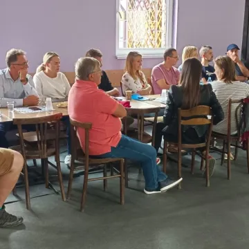 Potrzeba oświetlenia, kanalizacji i nowej nawierzchni ulic. To wnioski po spotkaniu z mieszkańcami dzielnicy „Miłaczki” w Radomsku