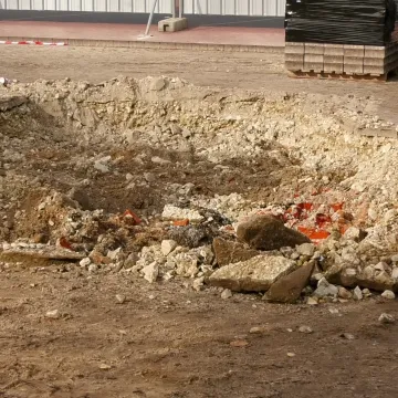 Radomsko: Przy „kominie” powstaje skwer