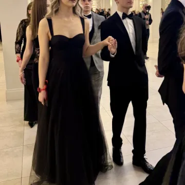 Odliczanie do matury rozpoczęło się eleganckim balem w LO Przedborzu