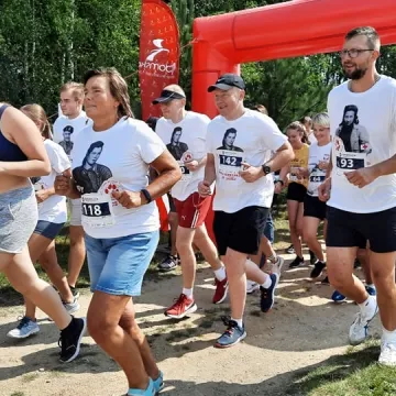 Tropem Wilczym. Bieg Pamięci Żołnierzy Wyklętych 2021 w Radomsku