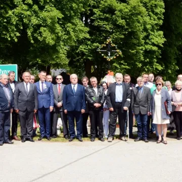 Wola Życińska: w hołdzie partyzantom