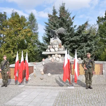 W Radomsku upamiętniono 77. rocznicę utworzenia KWP