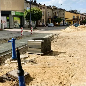 Zobacz, jak postępują prace przy przebudowie ul. Żeromskiego w Radomsku