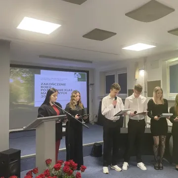 [WIDEO] To był ich dzień. Maturzyści z ZSDiOŚ oficjalnie zakończyli szkołę