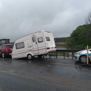 Wjechał w maszynę budowlaną