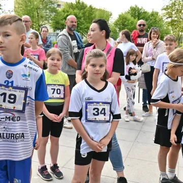 Bieg Unijny 2025. Ponad setka dzieci świętowała 21 lat w UE