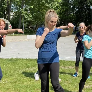 Żołnierze uczą w Radomsku kobiety podstaw samoobrony