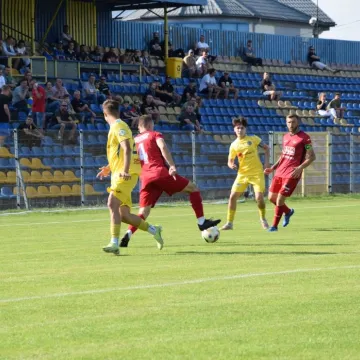 RKS Radomsko remisuje w końcówce meczu z Ceramiką  Opoczno