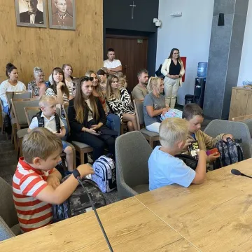 Gotowi do szkoły. Pierwszoklasiści otrzymali szkolne wyprawki