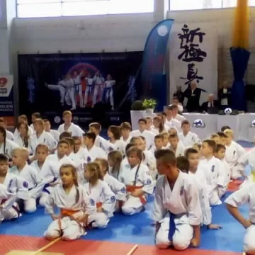 Pięć medali dla karateków z 