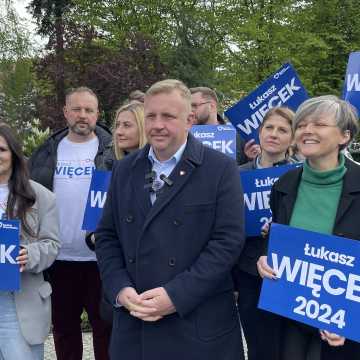 Kandydat na prezydenta Radomska Łukasz Więcek podsumowuje swoją kampanię