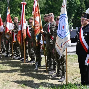 W Bąkowej Górze upamiętniono zamordowanych żołnierzy KWP