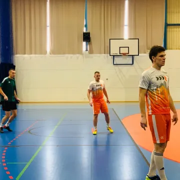 Remis w meczu na szczycie radomszczańskiej halówki