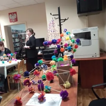 Pisanki i pająki ludowe ożywiły tradycję w Gidlach