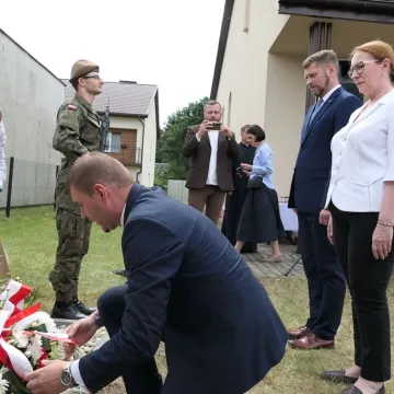 W Kocierzowach oddano hołd żołnierzom i lotnikom 1944 roku