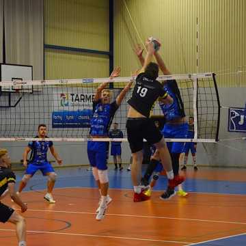 Emocje na parkiecie. METPRIM Volley Radomsko zwycięża ze Skrą II Bełchatów