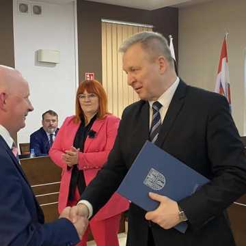 Radni Rady Powiatu Radomszczańskiego spotkali się na ostatniej w tej kadencji sesji