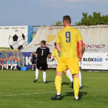 RKS przegrywa na własnym stadionie z Pogonią Grodzisk