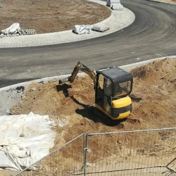 Budowa ronda na finiszu