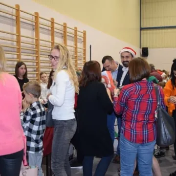 Charytatywna „Gwiazdka w sercu” w PSP nr 6 w Radomsku