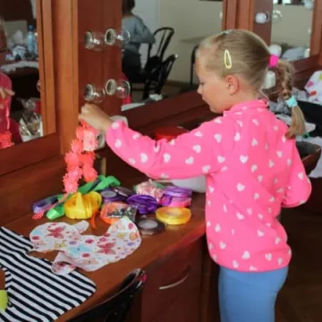 Warsztaty szycia poduszek w MDK w Radomsku