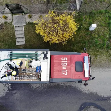 Strażacka „mokra pobudka” w Radomsku, Radziechowicach Drugich i Karczowie