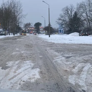 Koszmar, dramat, porażka – radomszczanie komentują „zimowy” stan dróg w mieście