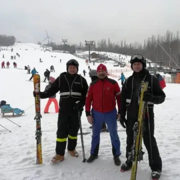 Policjanci na nartach patrolują „Górę Kamieńsk”