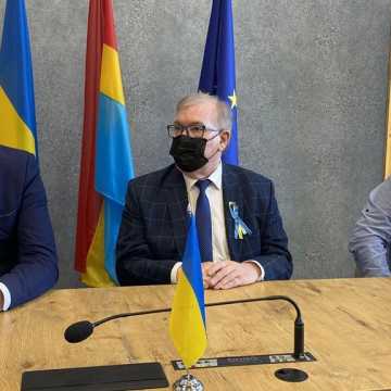 Radomsko pomoże Ukraińcom: będzie punkt informacyjny, specjalny numer telefonu, mieszkania i pomoc psychologiczna