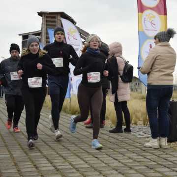 [WIDEO] Glinianki parkRUN w Radomsku. Bieg dla zdrowia i WOŚP 2025