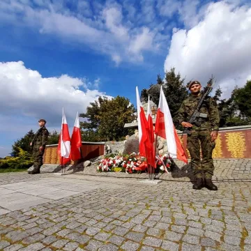 W Radomsku upamiętniono 77. rocznicę utworzenia KWP
