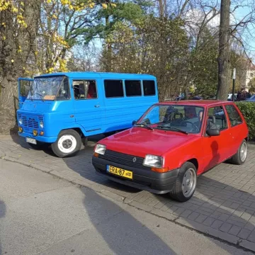 Zlot i parada zabytkowych samochodów w Święto Niepodległości w Radomsku