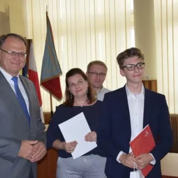 Prezydent nagrodził najlepszych uczniów