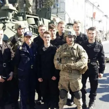 Mundurowi z Mechanika na pikniku NATO