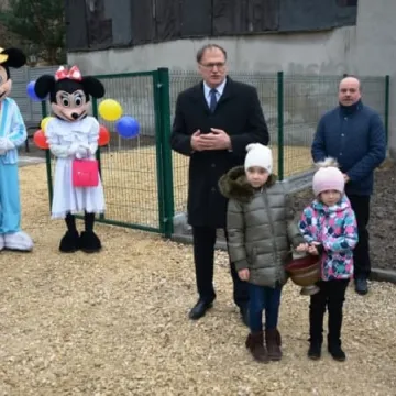 Nowy plac zabaw przy Przedborskiej 